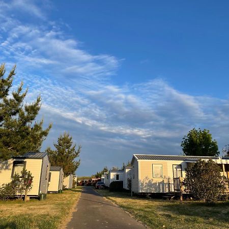Camping Le Village De La Mer Les Moutiers Exteriör bild